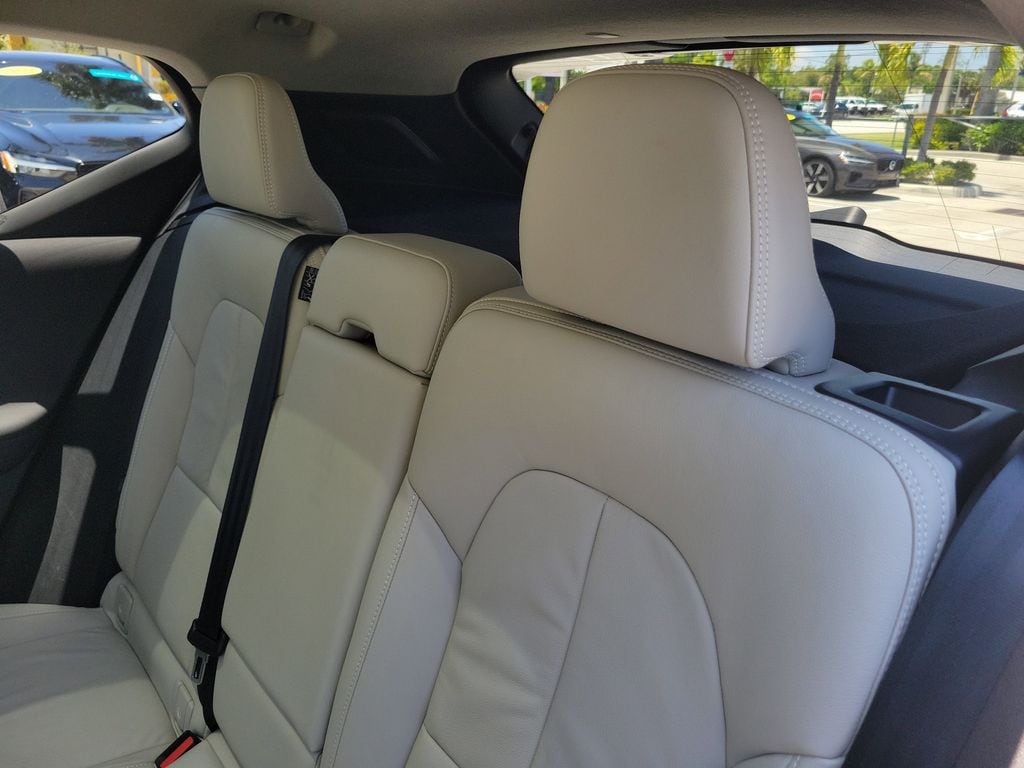 2023 Volvo XC40 Plus - Photo 11