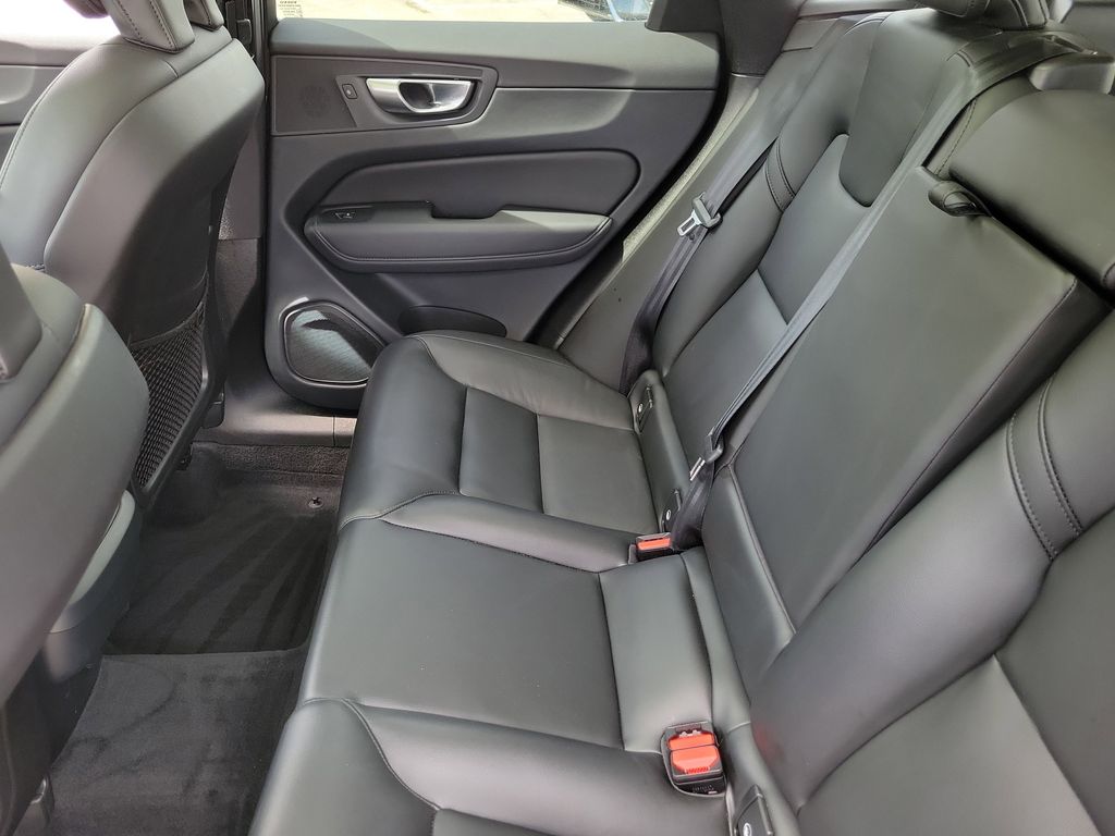 2024 Volvo XC60 Core - Photo 12
