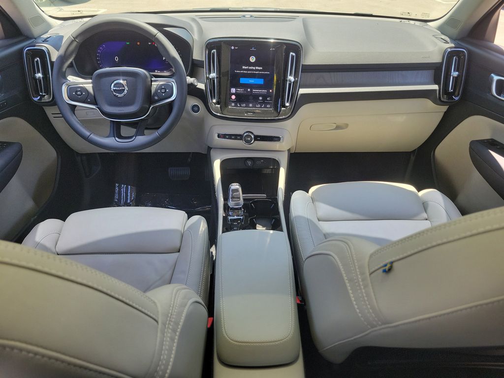 2023 Volvo XC40 Plus - Photo 15