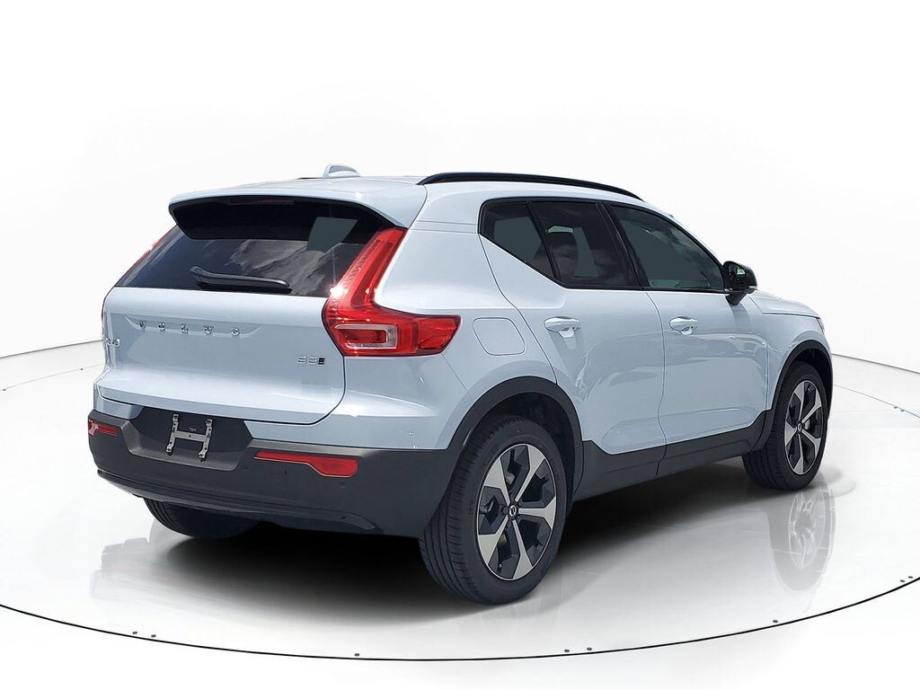 New 2026 Volvo XC40 B5 Plus SUV