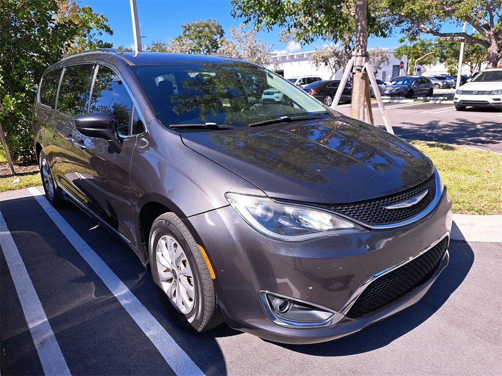 Used 2019 Chrysler Pacifica Touring L Van Passenger Van