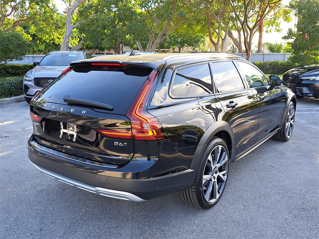 Used 2025 Volvo V90 Cross Country B6 Ultra Wagon