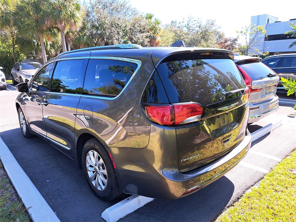 Used 2019 Chrysler Pacifica Touring L Van Passenger Van