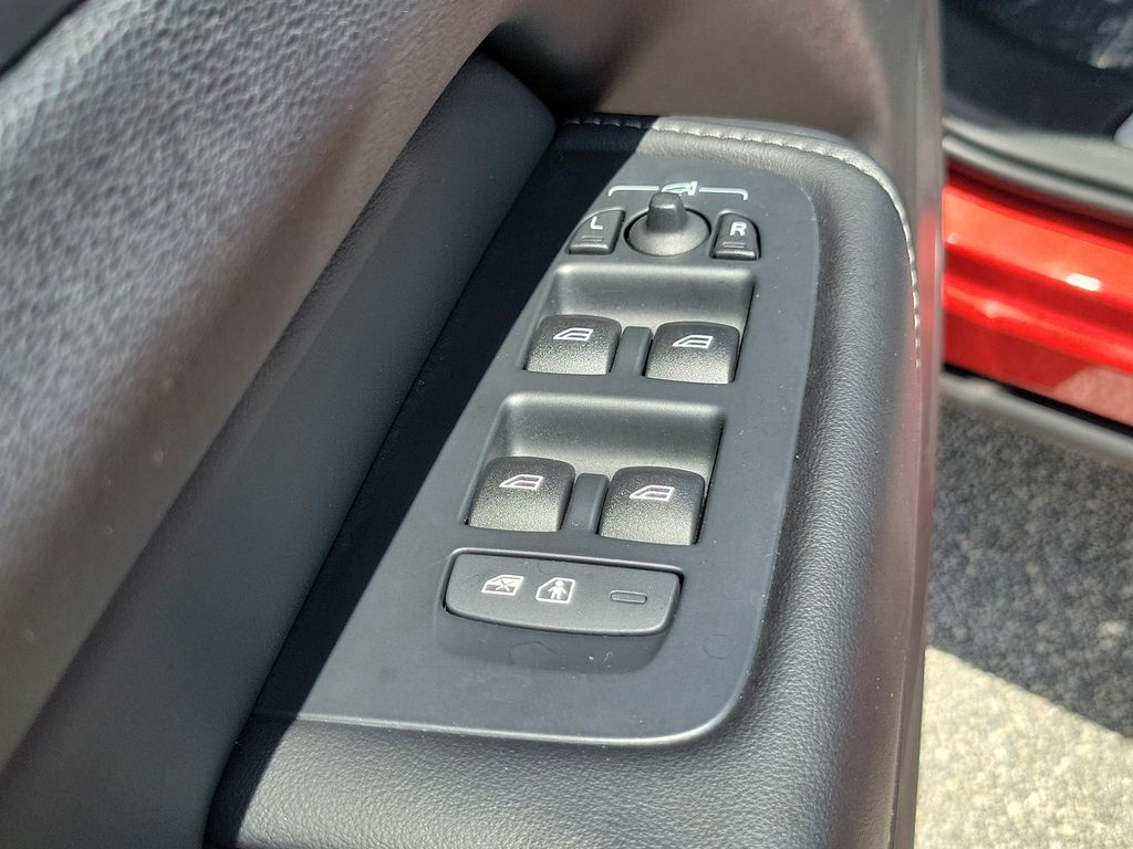2021 Volvo XC60 Inscription - Photo 18