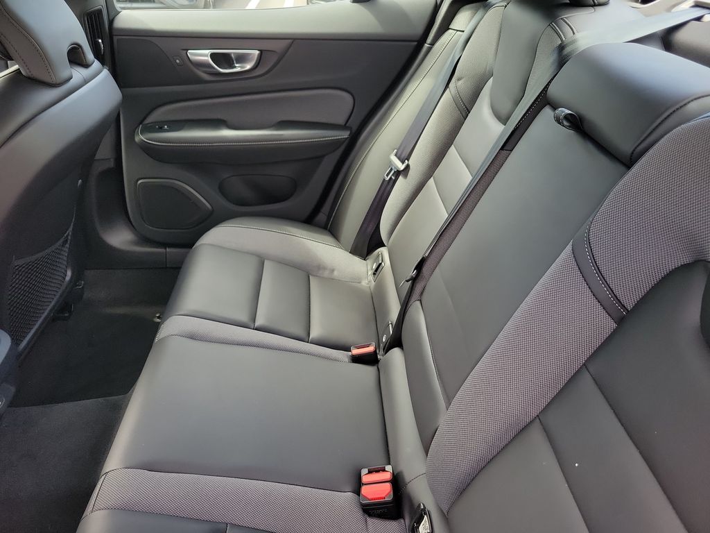2024 Volvo S60 Plus - Photo 11