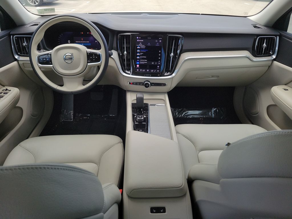 2024 Volvo S60 Plus - Photo 14
