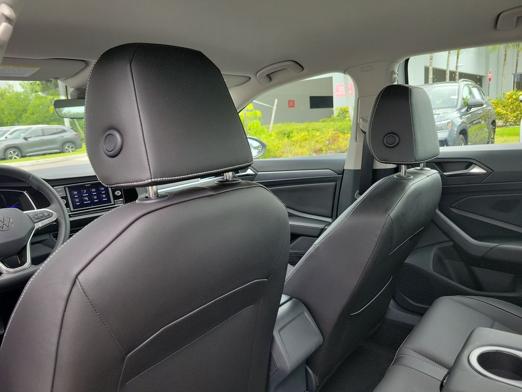 2023 Volkswagen Jetta SE - Photo 13