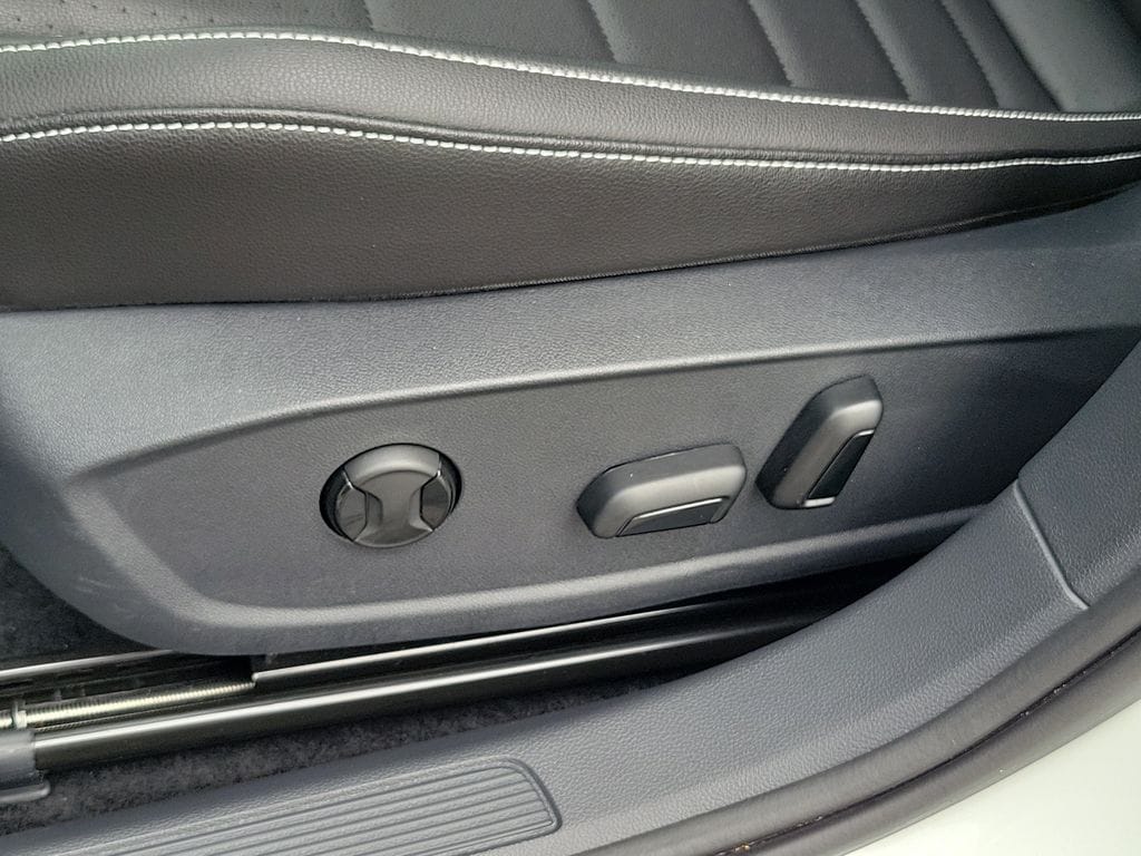 2023 Volkswagen Jetta SE - Photo 23