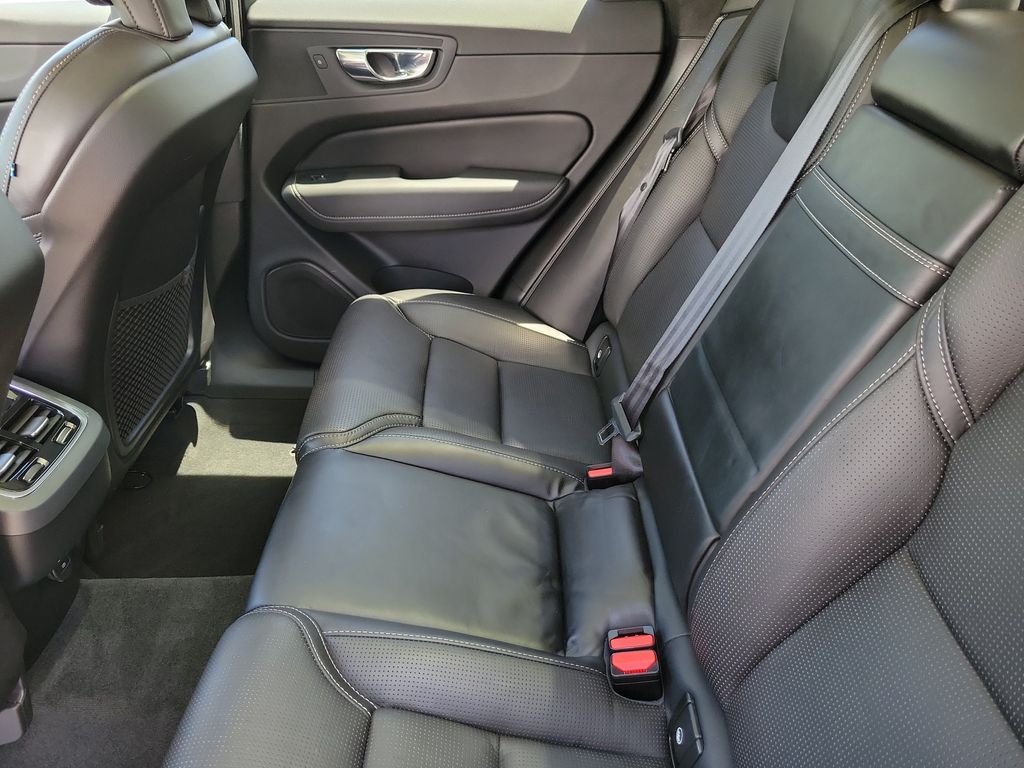 2021 Volvo XC60 Inscription - Photo 12