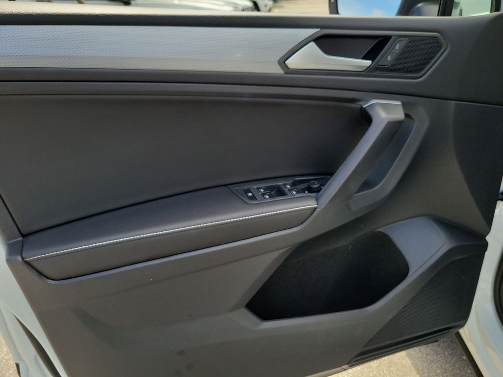 2023 Volkswagen Tiguan S - Photo 17
