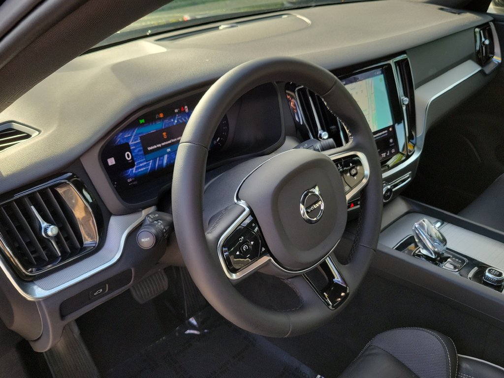 2024 Volvo S60 Plus - Photo 18