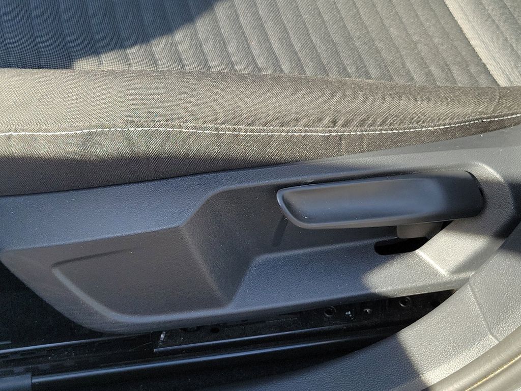 2023 Volkswagen Jetta S - Photo 21