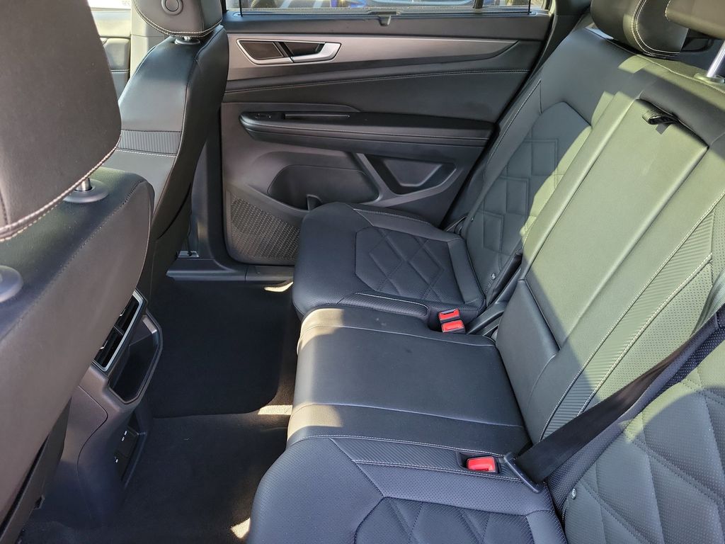 2024 Volkswagen Atlas Cross Sport SE w/Tech - Photo 11