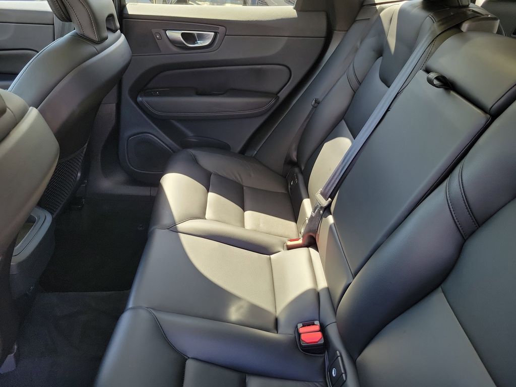 2024 Volvo XC60 Core - Photo 12