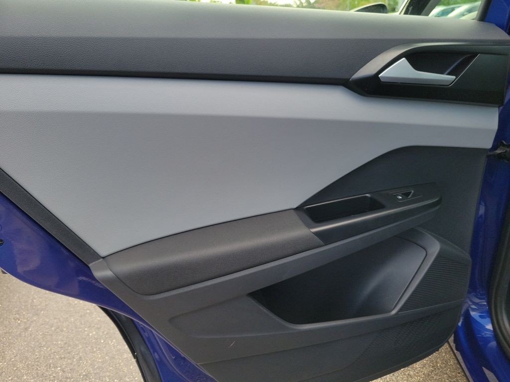 2023 Volkswagen Taos S - Photo 8