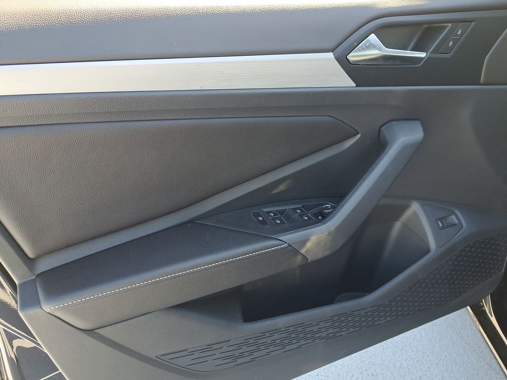 2025 Volkswagen Jetta Sport - Photo 16