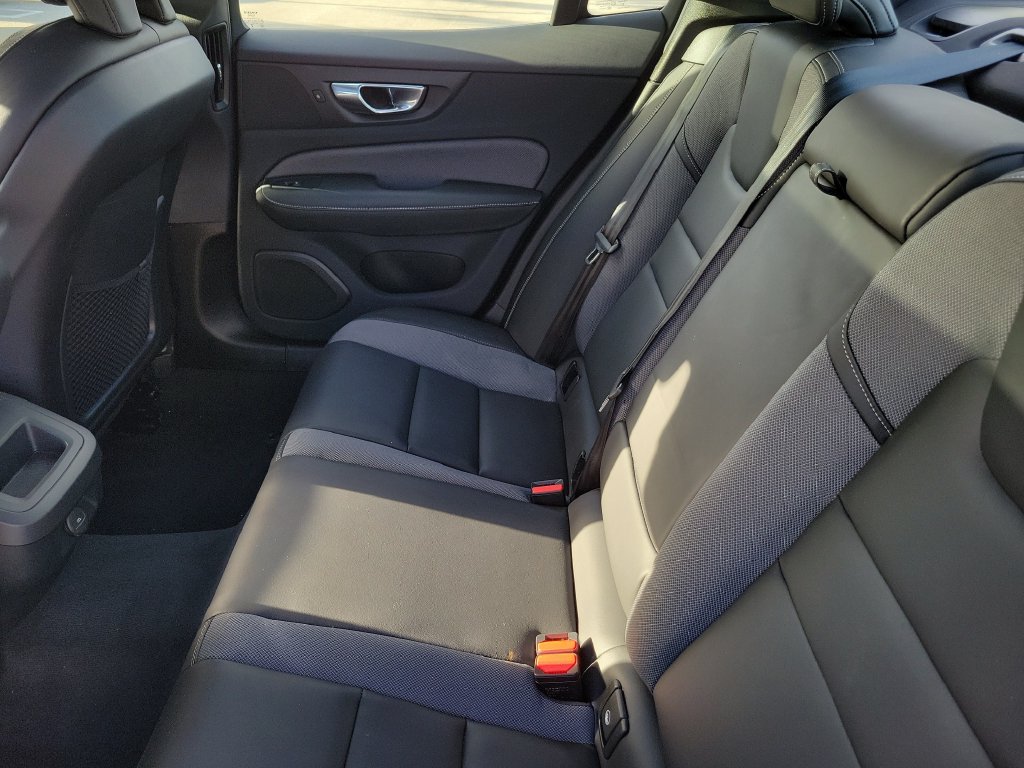 2024 Volvo S60 Plus - Photo 11