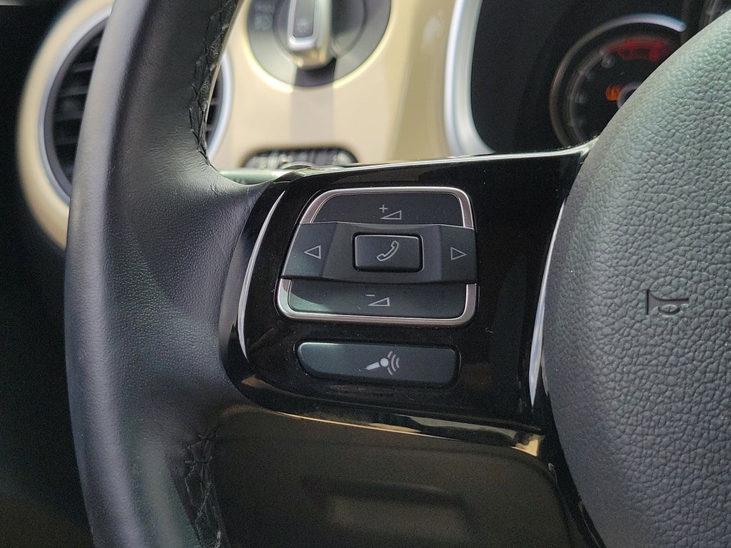 2019 Volkswagen Beetle SE - Photo 18