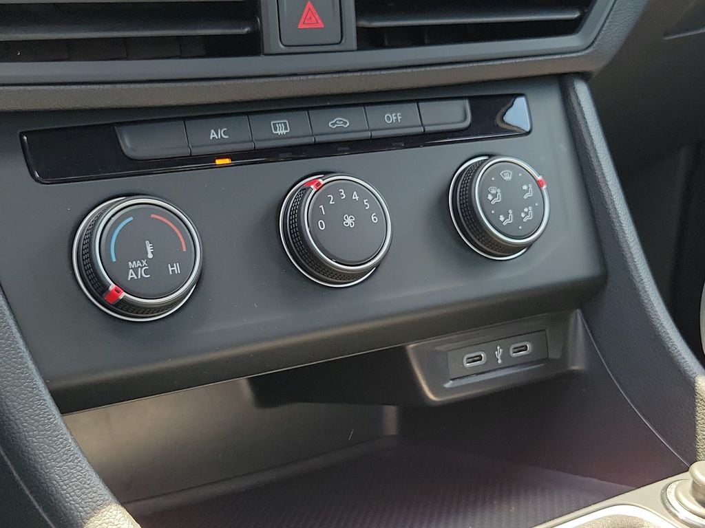 2023 Volkswagen Jetta Sport - Photo 29