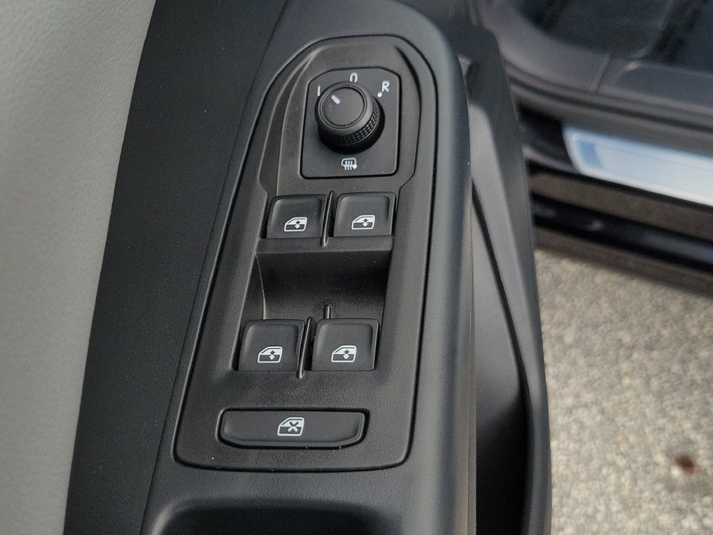 2023 Volkswagen Taos SE - Photo 18