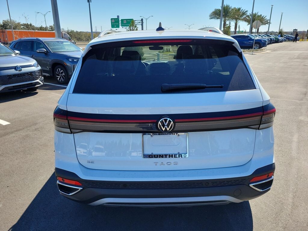 New 2026 Volkswagen Taos 1.5T SE SUV
