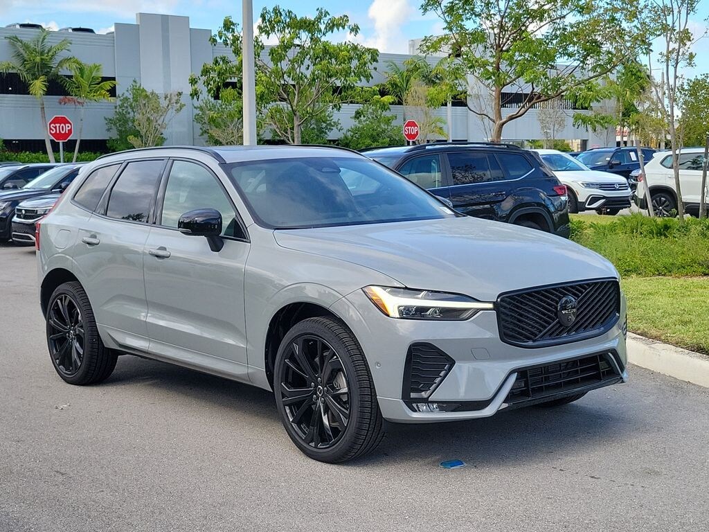 New 2026 Volvo XC60 B5 Ultra Black Edition SUV