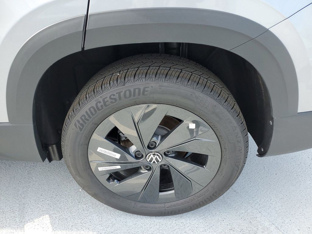 2025 Volkswagen Taos S - Photo 8