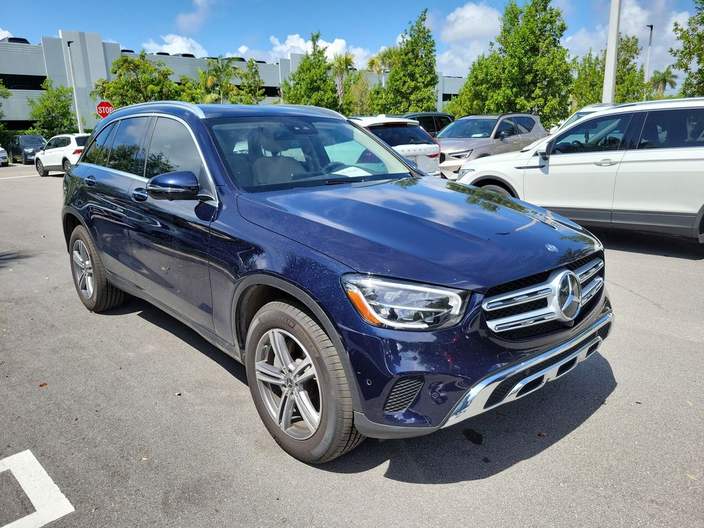 2022 Mercedes-Benz GLC GLC 300's photo