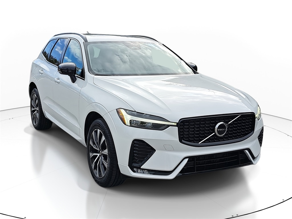 2024 Volvo XC60 Core's photo