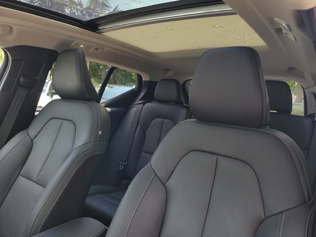 2024 Volvo XC40 Plus - Photo 20
