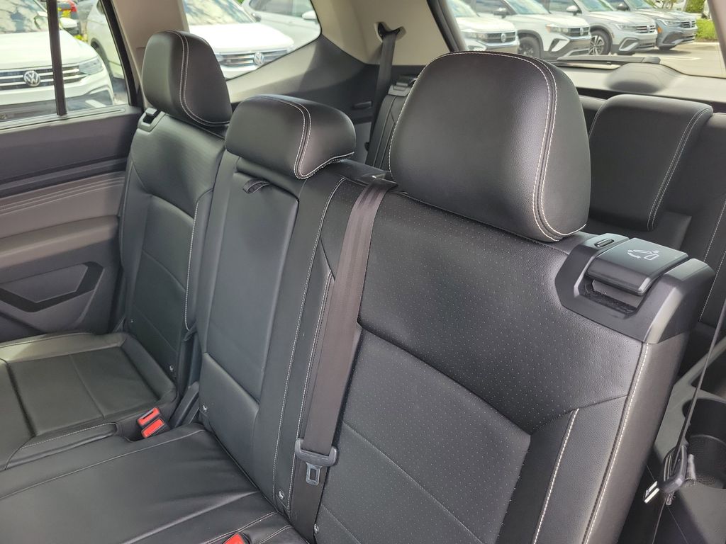 2023 Volkswagen Atlas SE w/Tech - Photo 11