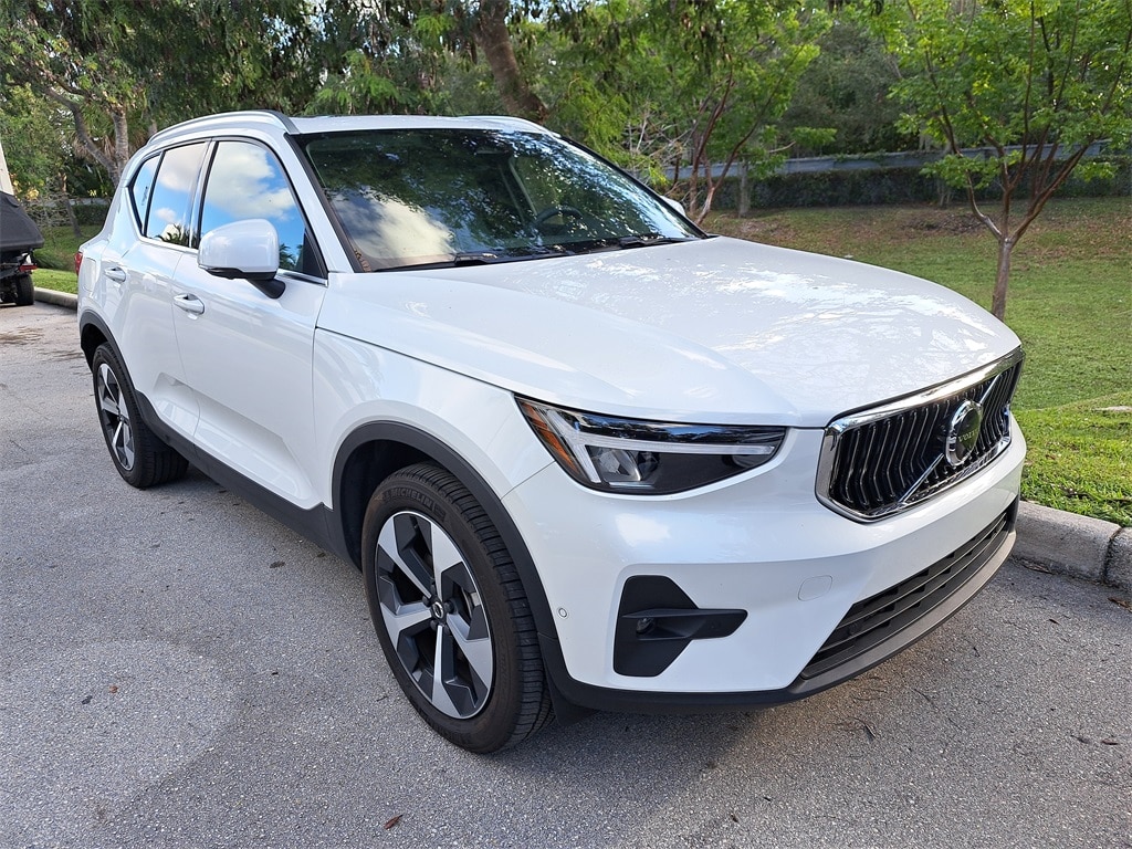 2024 Volvo XC40 Plus's photo