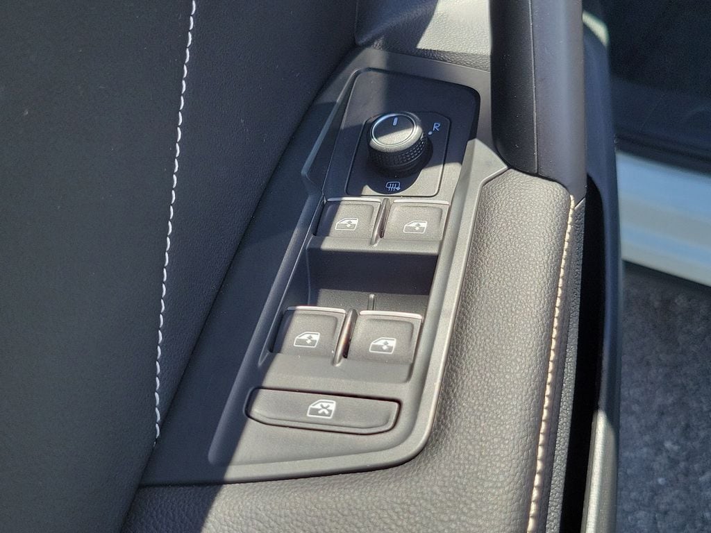2023 Volkswagen Tiguan SE - Photo 18