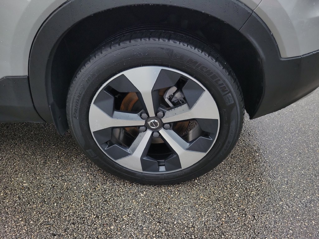2024 Volvo XC40 Plus - Photo 9