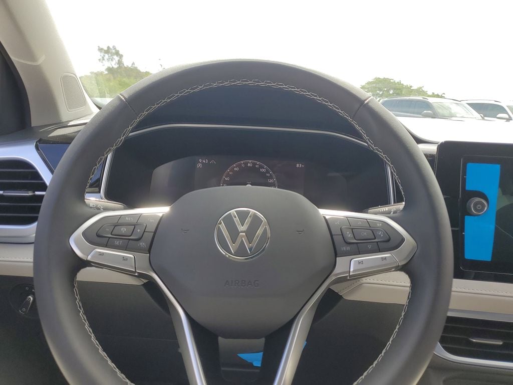 2025 Volkswagen Taos SE - Photo 25