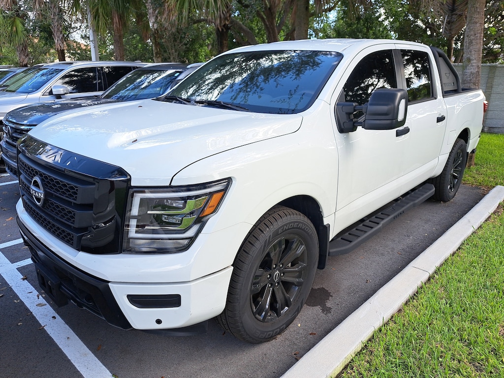 Used 2023 Nissan Titan SV Truck Crew Cab