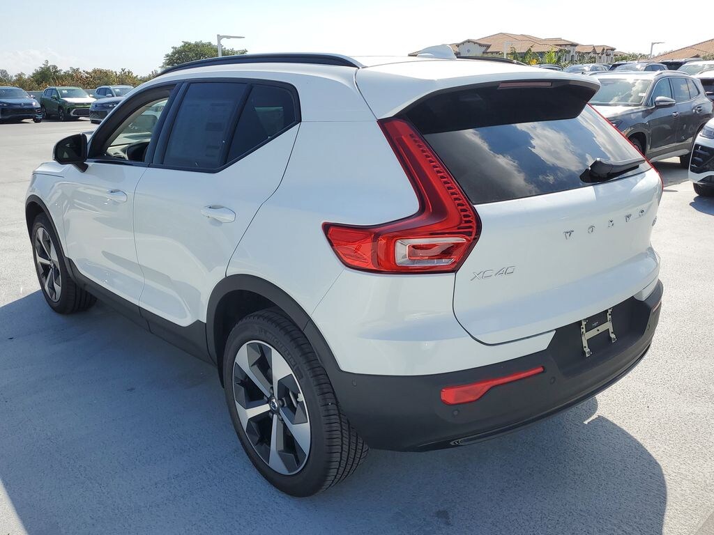 New 2026 Volvo XC40 B5 Plus SUV