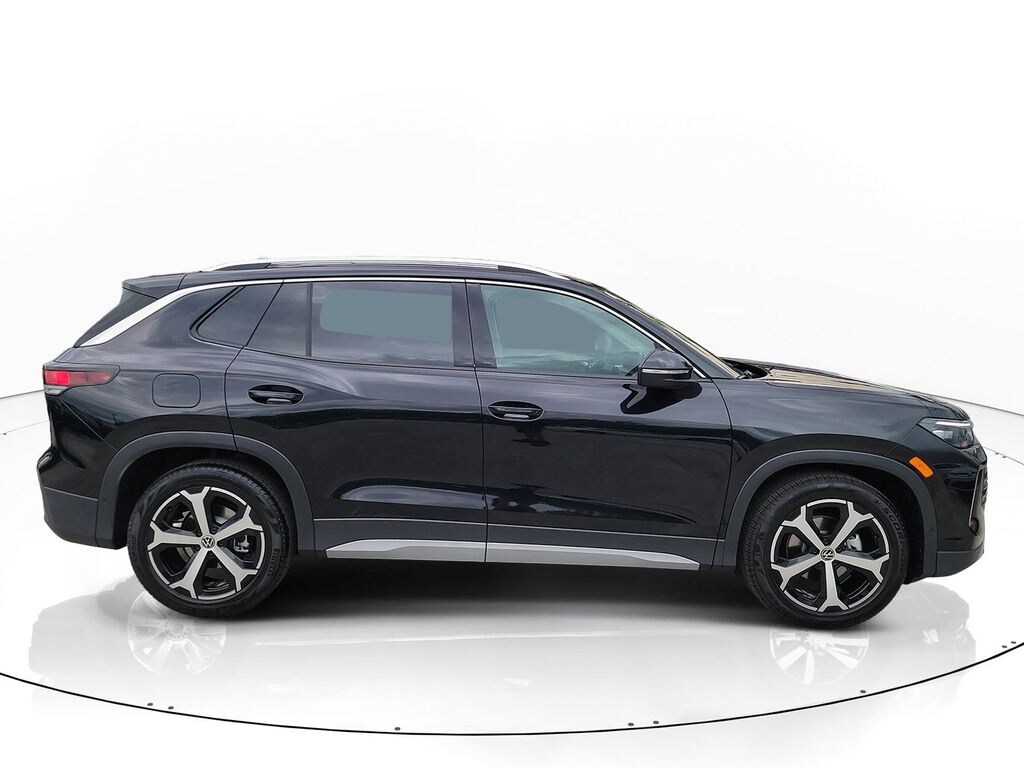 New 2026 Volkswagen Tiguan 2.0T SE SUV