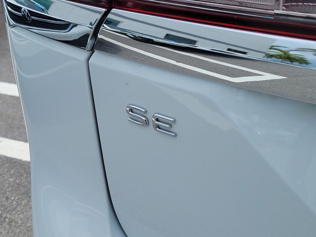 2024 Volkswagen Atlas SE w/Tech - Photo 5