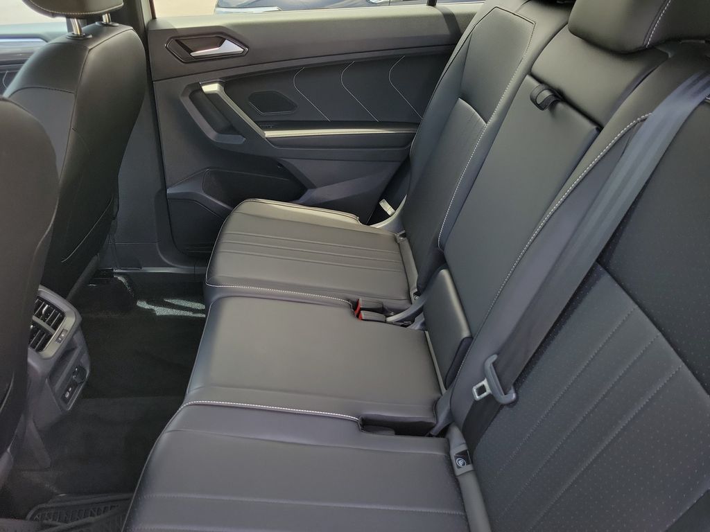 2023 Volkswagen Tiguan SE R-LINE BLACK - Photo 12