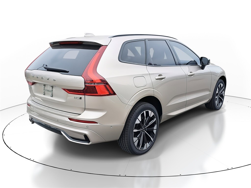 New 2026 Volvo XC60 B5 Plus SUV