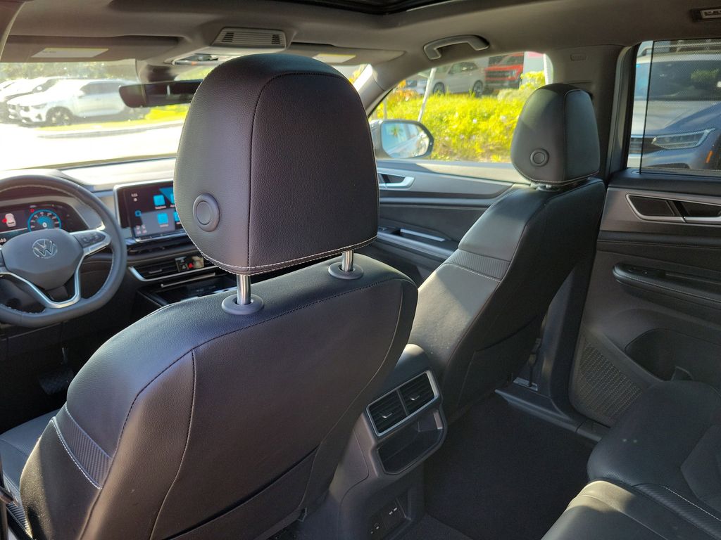 2024 Volkswagen Atlas Cross Sport SE w/Tech - Photo 12