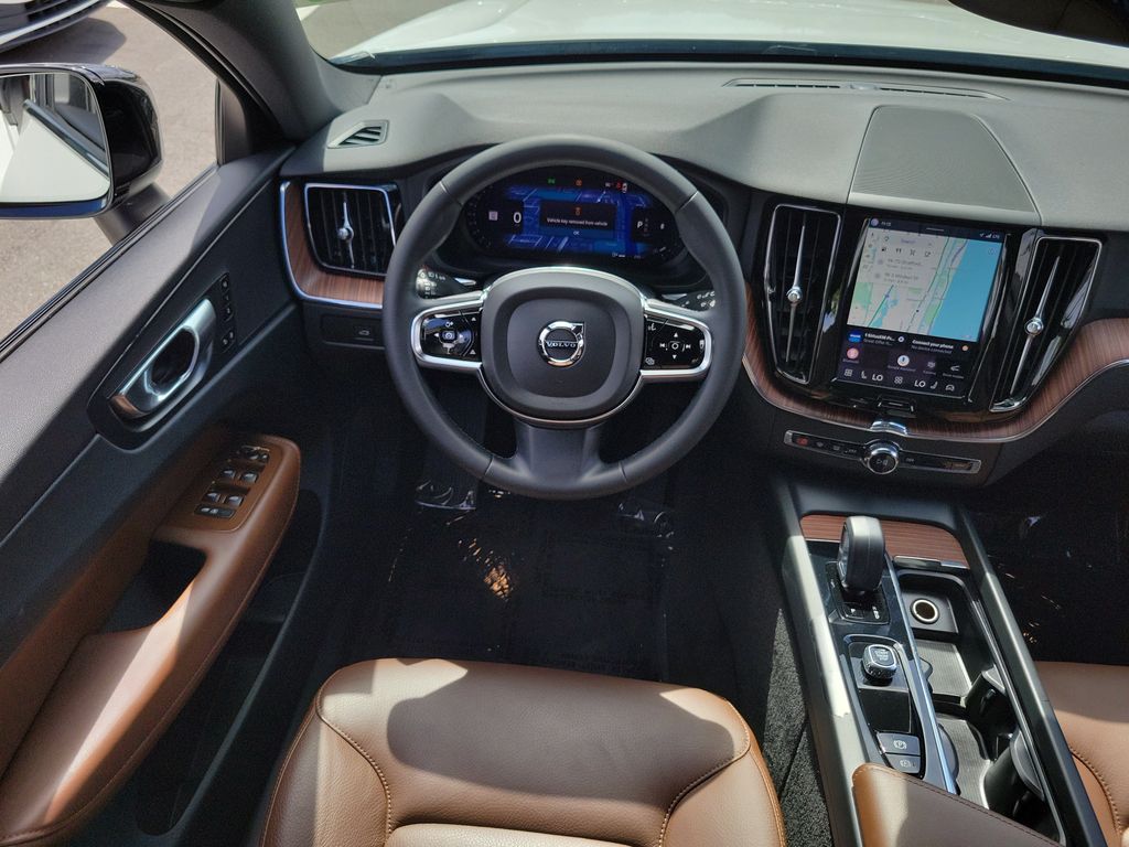 2024 Volvo XC60 Plus - Photo 14