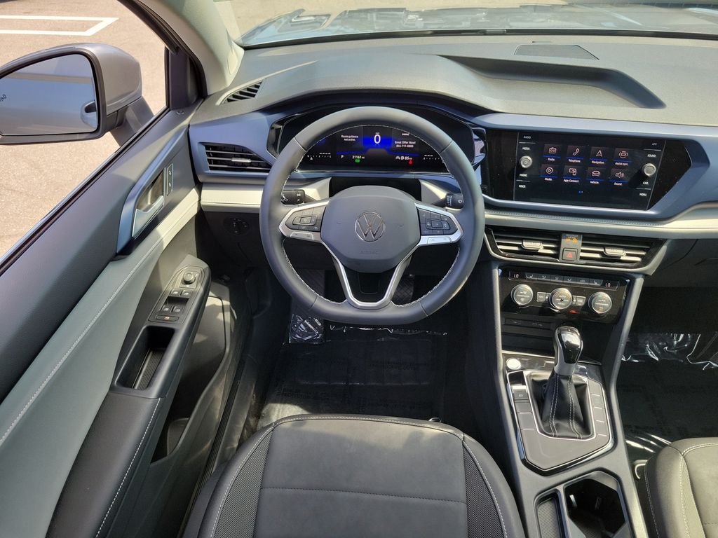 2024 Volkswagen Taos SE - Photo 14