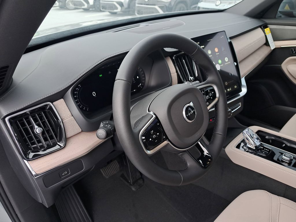 2026 Volvo XC90 Plus - Photo 20