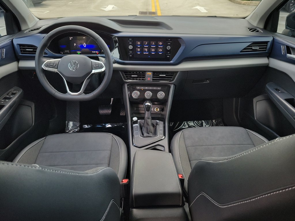 2023 Volkswagen Taos SE - Photo 14