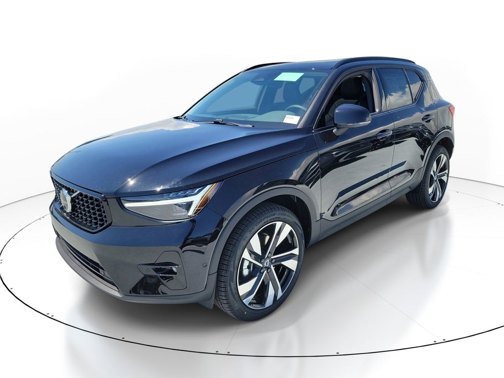 New 2026 Volvo XC40 B5 Ultra SUV