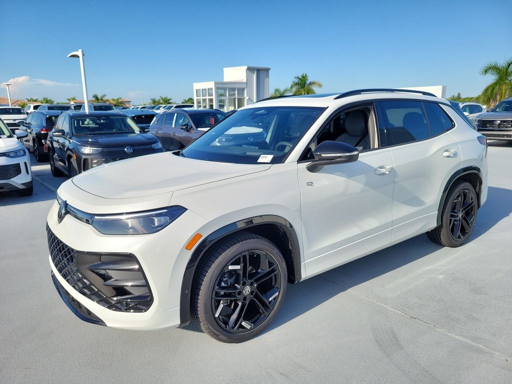 New 2026 Volkswagen Tiguan SE R-Line Black SUV