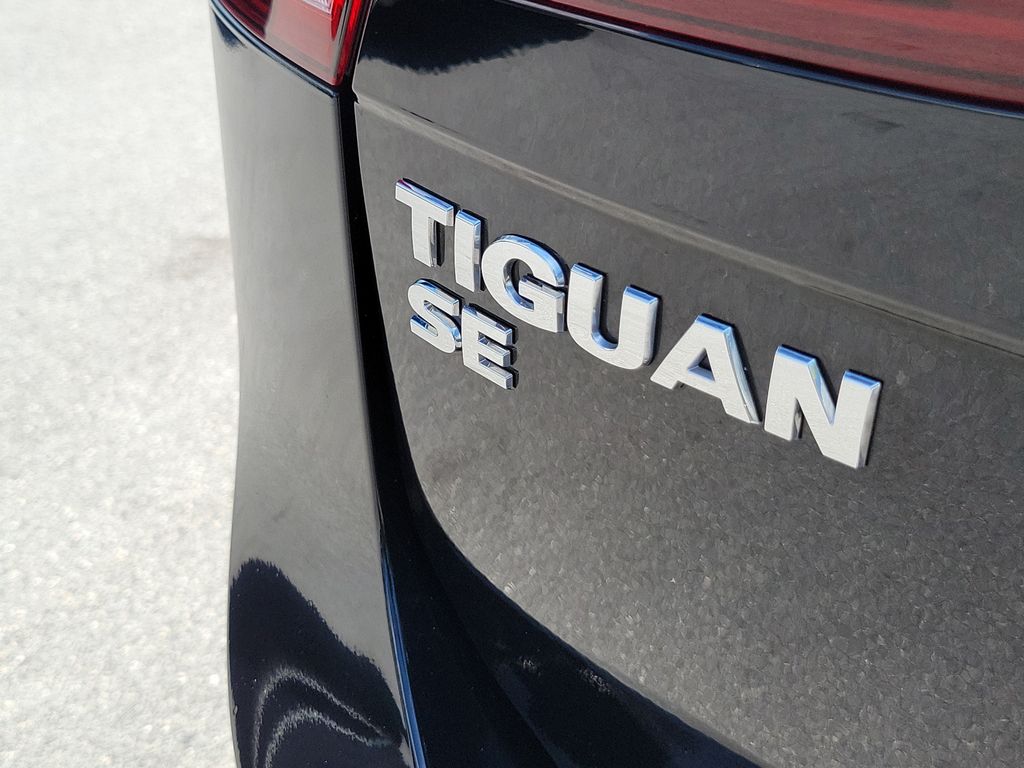 2021 Volkswagen Tiguan SE - Photo 9