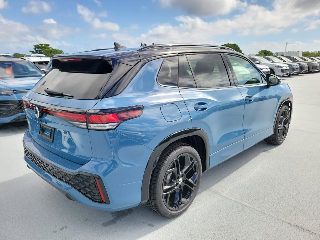 New 2026 Volkswagen Tiguan SE R-Line Black SUV
